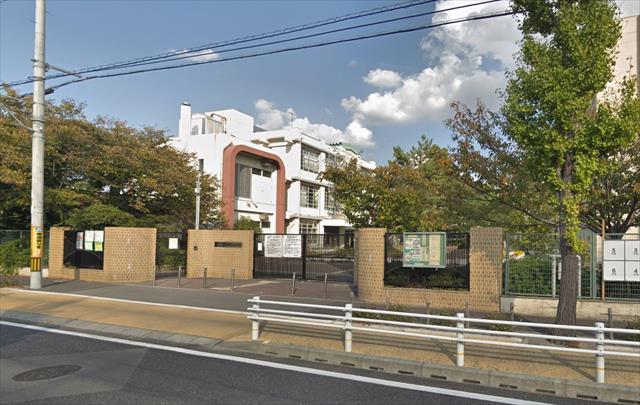 中学校　尼崎市立中学校立花中学校（中学校）まで199m