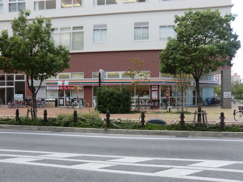 コンビニ　セブンイレブン　尼崎潮江1丁目店（コンビニ）まで129m