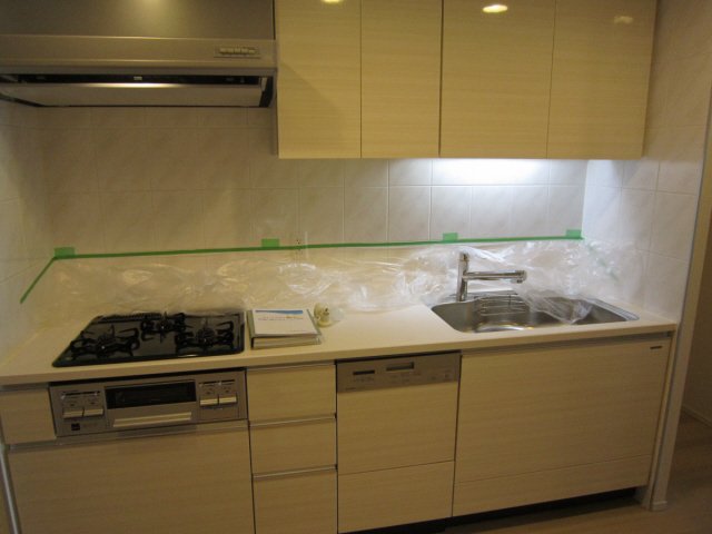 キッチン　写真は同マンションの違うお部屋のものです