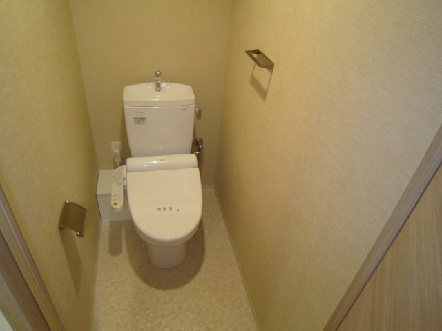 トイレ　写真は同マンションの違うお部屋のものです