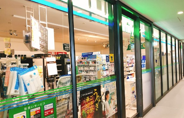 コンビニ　ファミリーマート ダイヤゲート池袋店（コンビニ）まで359m