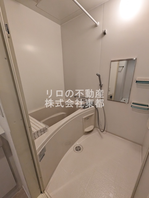 バス・シャワールーム　清潔感のある浴室で、１日の疲れを癒しリラックスできます。