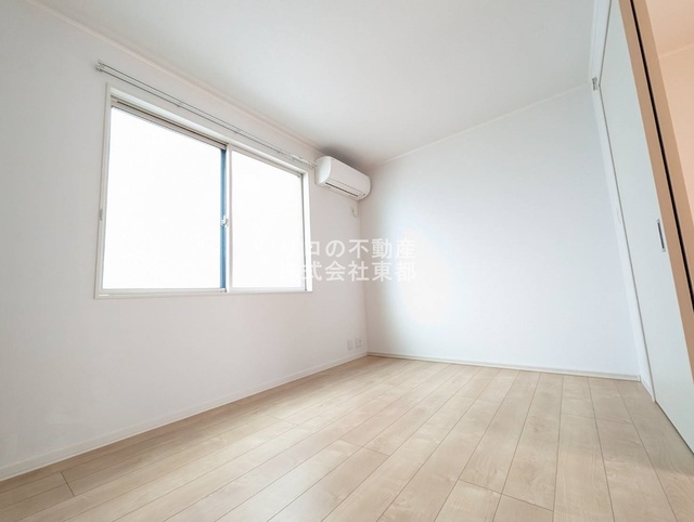 居室・リビング　明るい雰囲気で暮らしやすい！優しい質感の室内がオススメ☆