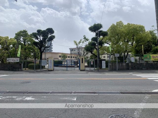 小学校　福岡市立小学校筥松小学校（小学校）まで619m