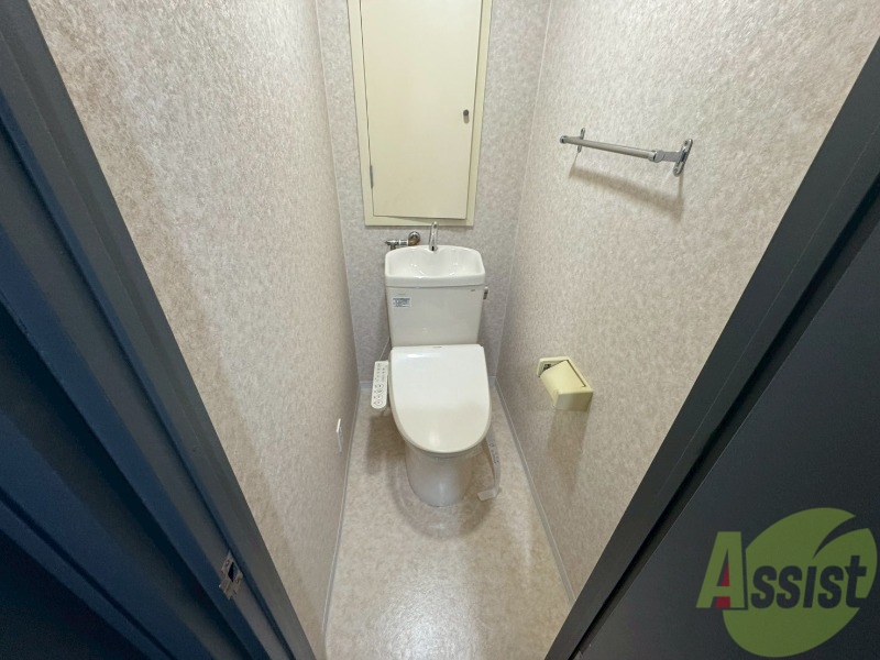 トイレ　ウォシュレット機能がついたトイレです。安心して使用できます。