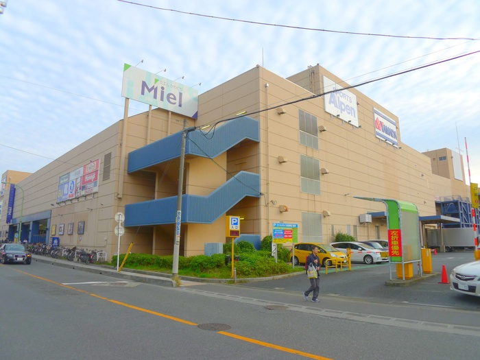 ショッピングセンター　Miel（ショッピングセンター）まで384m