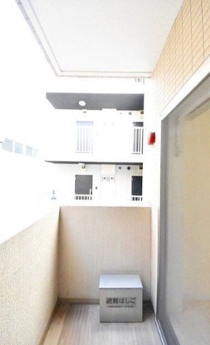 バルコニー　開放的で明るい空間を演出してくれるバルコニーです