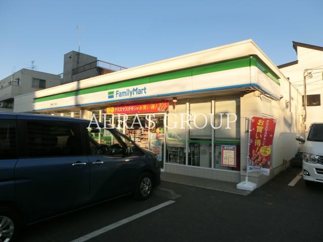 コンビニ　ファミリーマート西新井二丁目店（コンビニ）まで112m