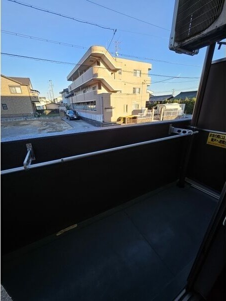 バルコニー　室内写真は別部屋の写真です。