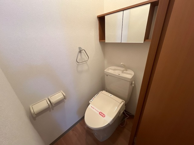 ＪＲ関西本線 王寺駅 徒歩20分 2階建 築18年のトイレ写真