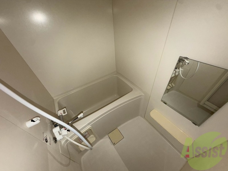 バス・シャワールーム　お風呂になります。一日の疲れを癒してくださいね。
