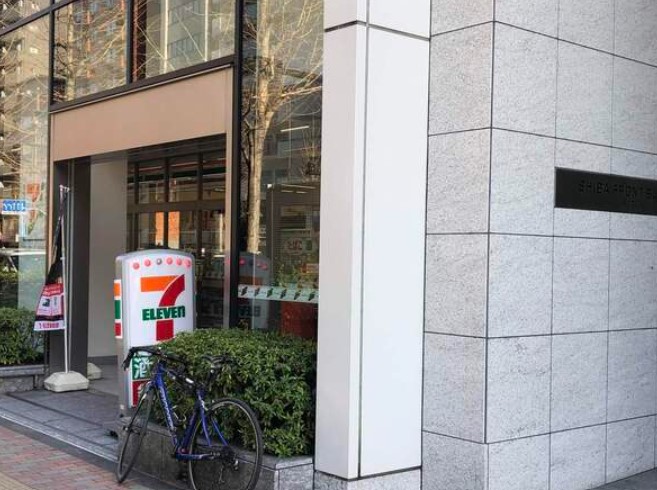 コンビニ　セブンイレブン 芝フロントビル店（コンビニ）まで826m