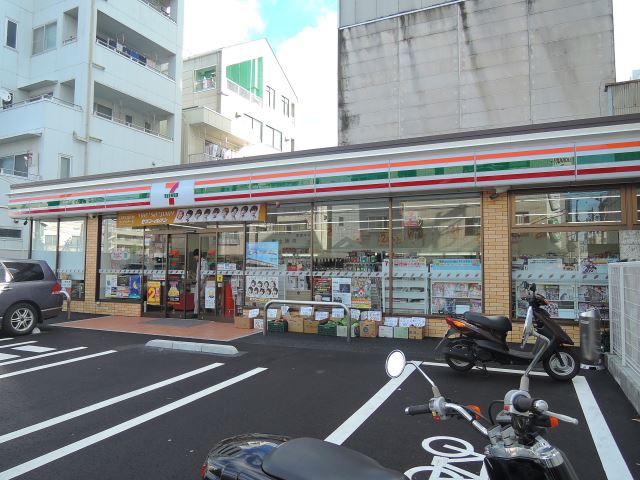 コンビニ　セブンイレブン（コンビニ）まで50m