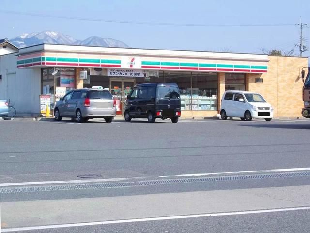 コンビニ　セブンイレブン滋賀日野高校前店（コンビニ）まで500m