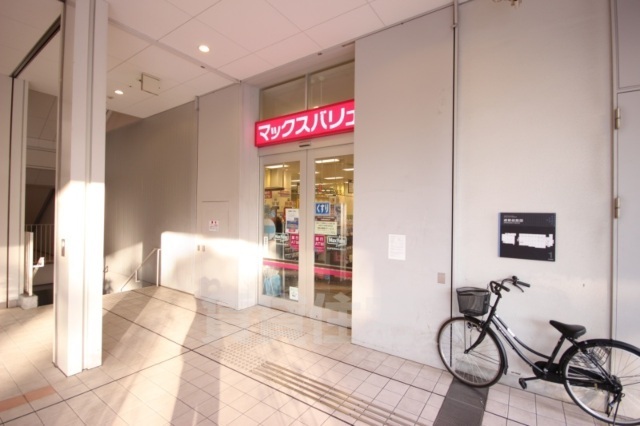 コンビニ　ファミリーマート　広島駅北口（コンビニ）まで435m
