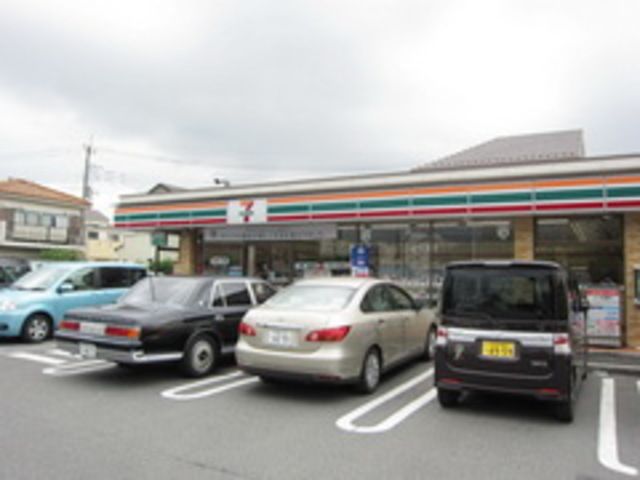 コンビニ　セブンイレブン東大和上北台3丁目店（コンビニ）まで100m