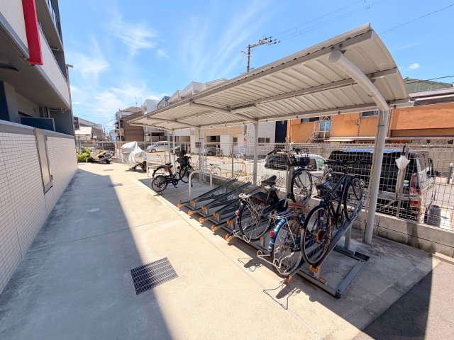 駐車場　敷地内には入居者専用の駐輪スペースもあります。