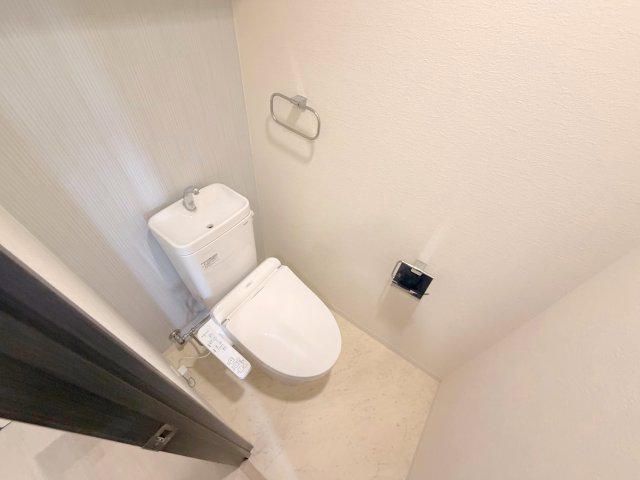 トイレ　綺麗なトイレにはウォシュレット標準装備です。