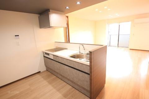 キッチン　IHグリル付3口システムキッチン