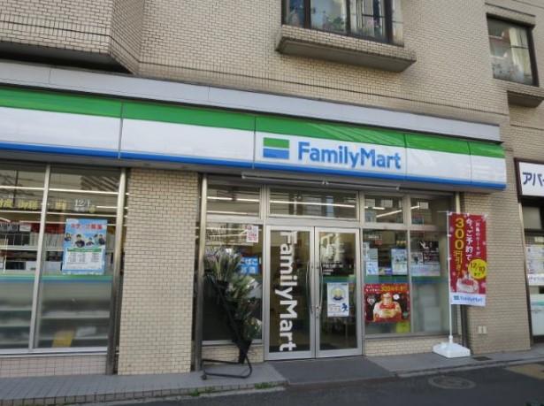 コンビニ　ファミリーマート伊豆屋下目黒三丁目店（コンビニ）まで185m