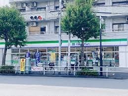 コンビニ　ファミリーマート 新宿七丁目店（コンビニ）まで123m