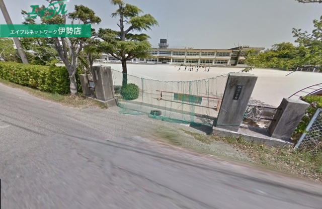 小学校　志摩市立神明小学校（小学校）まで1584m