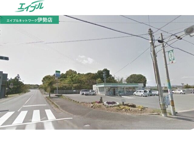 コンビニ　ファミリーマート志摩阿児店（コンビニ）まで569m