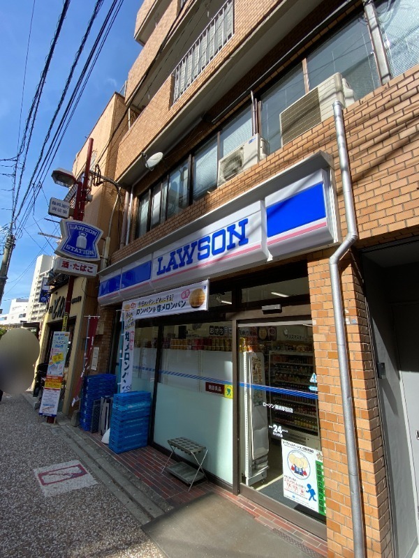 コンビニ　ローソン藤崎駅前店（コンビニ）まで703m