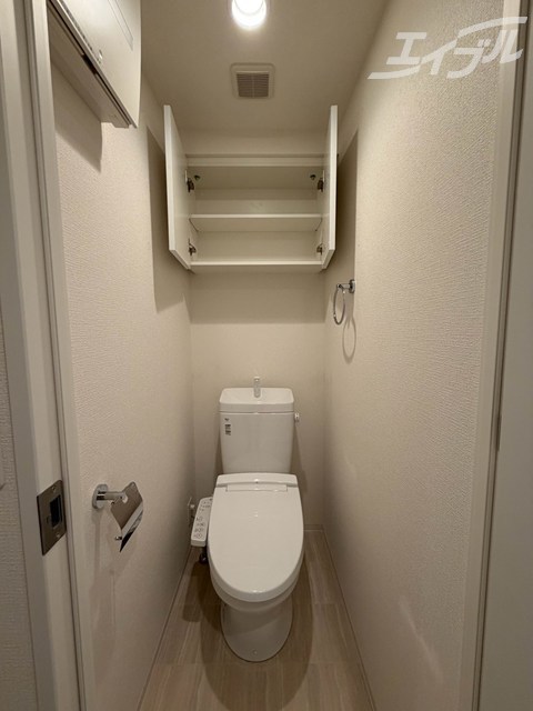 地下鉄四つ橋線 肥後橋駅 徒歩4分 15階建 築1年のトイレ写真