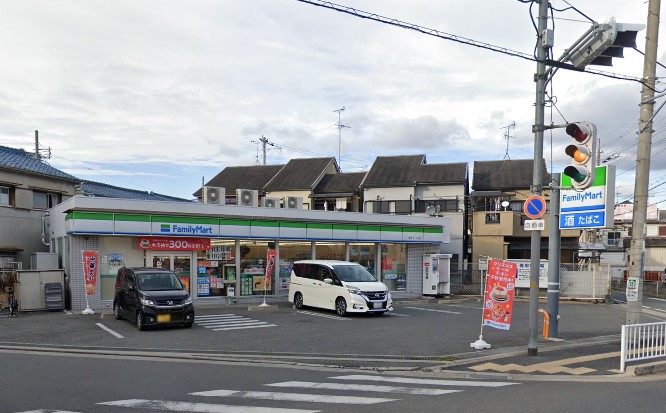 コンビニ　ファミリーマート 東太子一丁目店（コンビニ）まで97m