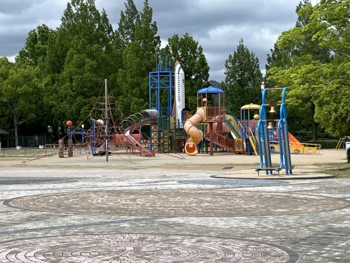 公園　維新公園　児童遊具（公園）まで990m