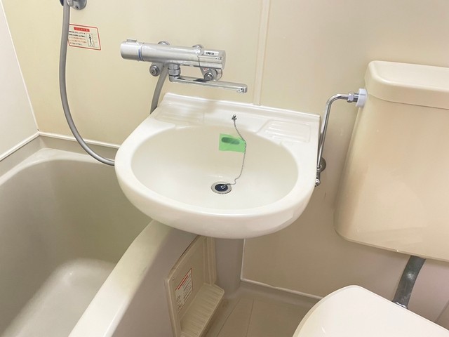 洗面設備　写真は違う号室です。