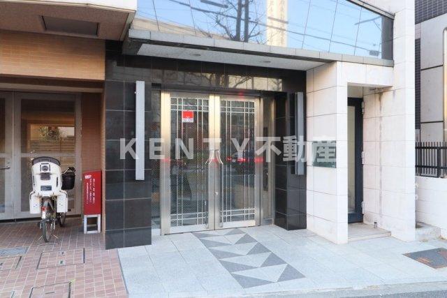 エントランス　落ち着いたエントランスです