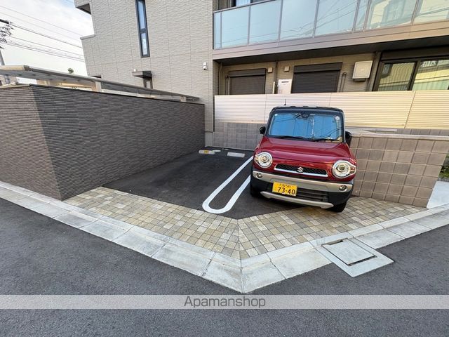 駐車場　駐車場