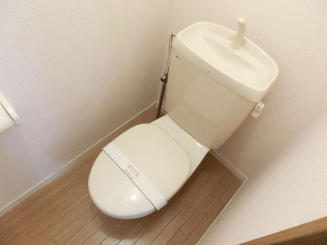 トイレ　シンプルなトイレです。