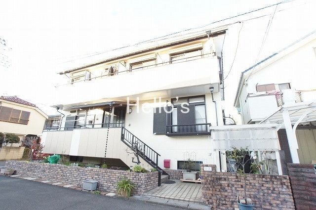 建物外観　～南向きでグリーンの多い建物～