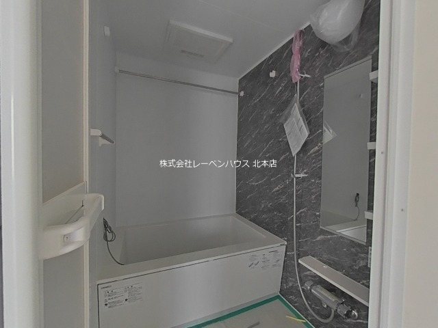 バス・シャワールーム　同物件別部屋参考写真