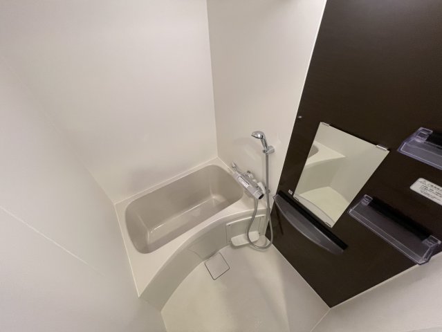 バス・シャワールーム　同物件別部屋写真