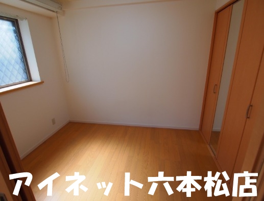 その他部屋・スペース　こちら寝室にいかがでしょうか。