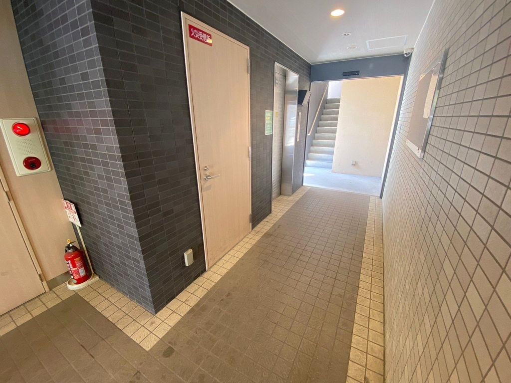 エントランス　エントランス