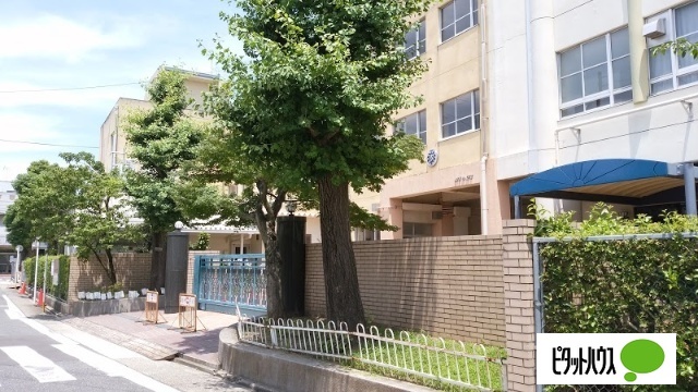 小学校　名古屋市立汐路小学校（小学校）まで742m