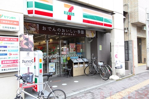 コンビニ　セブンイレブン文京千石駅前店（コンビニ）まで304m