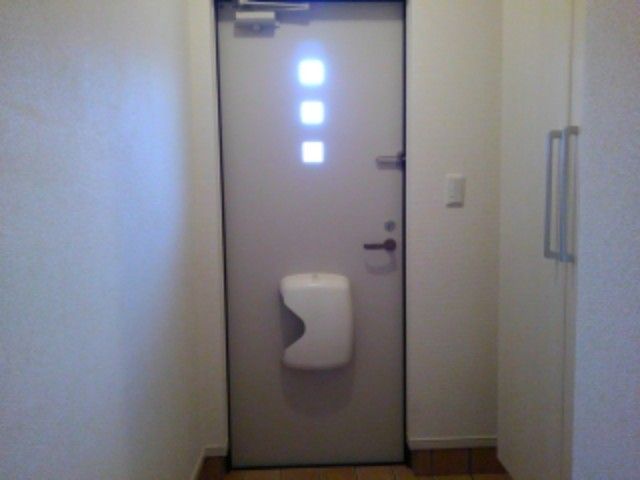 グレイス新の玄関写真