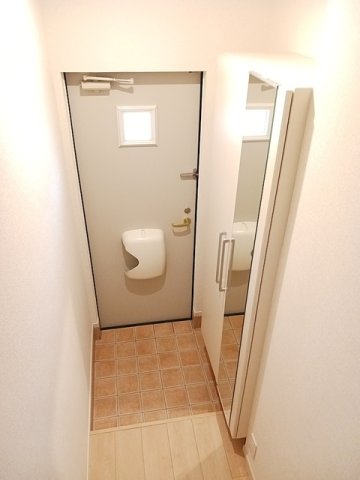 エミネンス Cの玄関写真