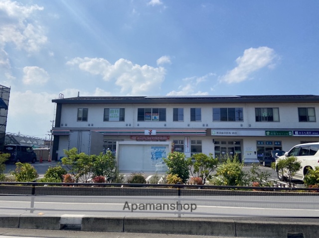 コンビニ　セブン－イレブン草加新田駅東口店（コンビニ）まで505m