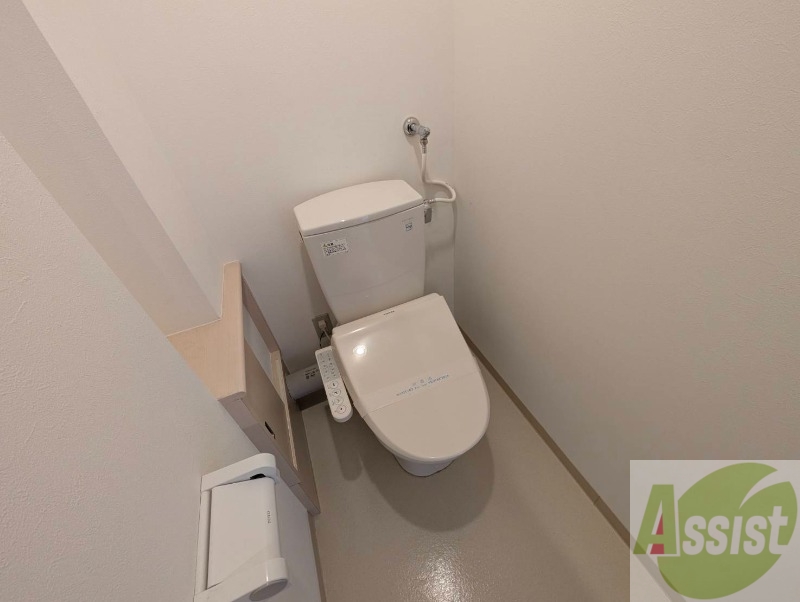 トイレ　こちらはトイレです。清潔感があり、安心して使用できます。