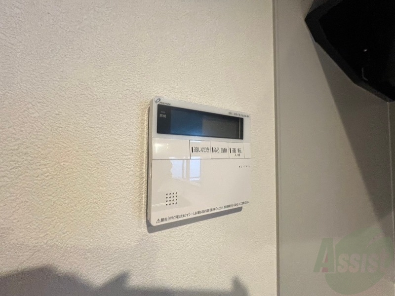 その他　追い炊き機能付きでいつでも温かいお風呂に入れますね。