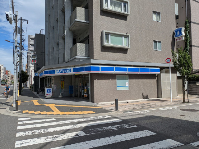 コンビニ　ローソン墨田横川二丁目（コンビニ）まで120m