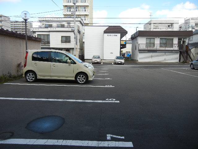 駐車場　駐車場