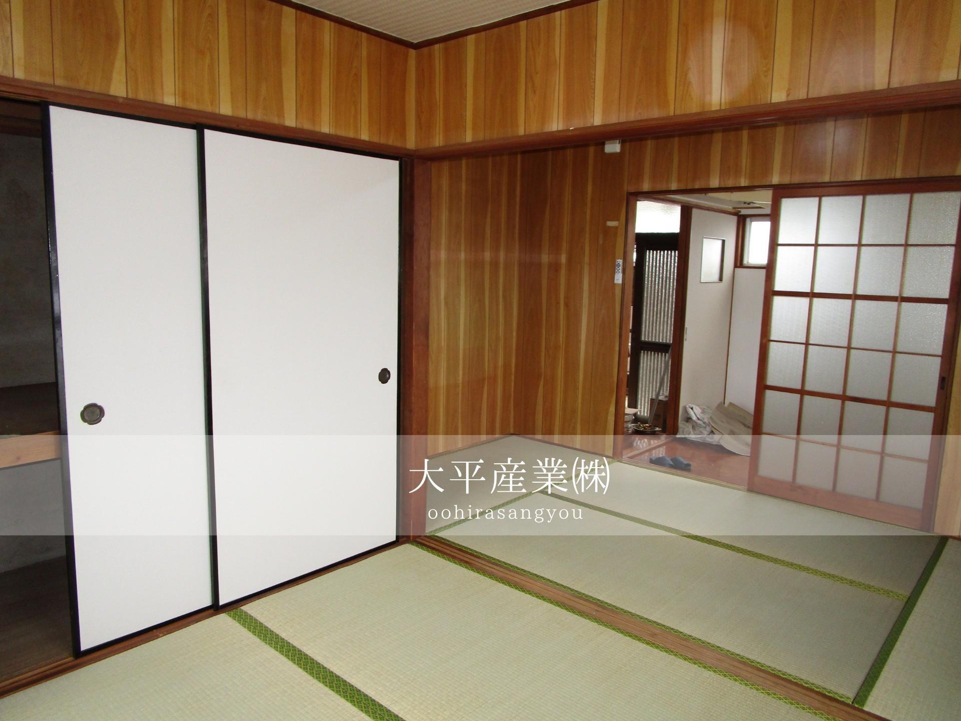 吉田貸家東の居間写真